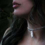 Colgante de oro blanco y nácar