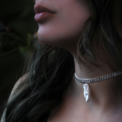 Μενταγιόν με λευκόχρυσο και φίλντισι